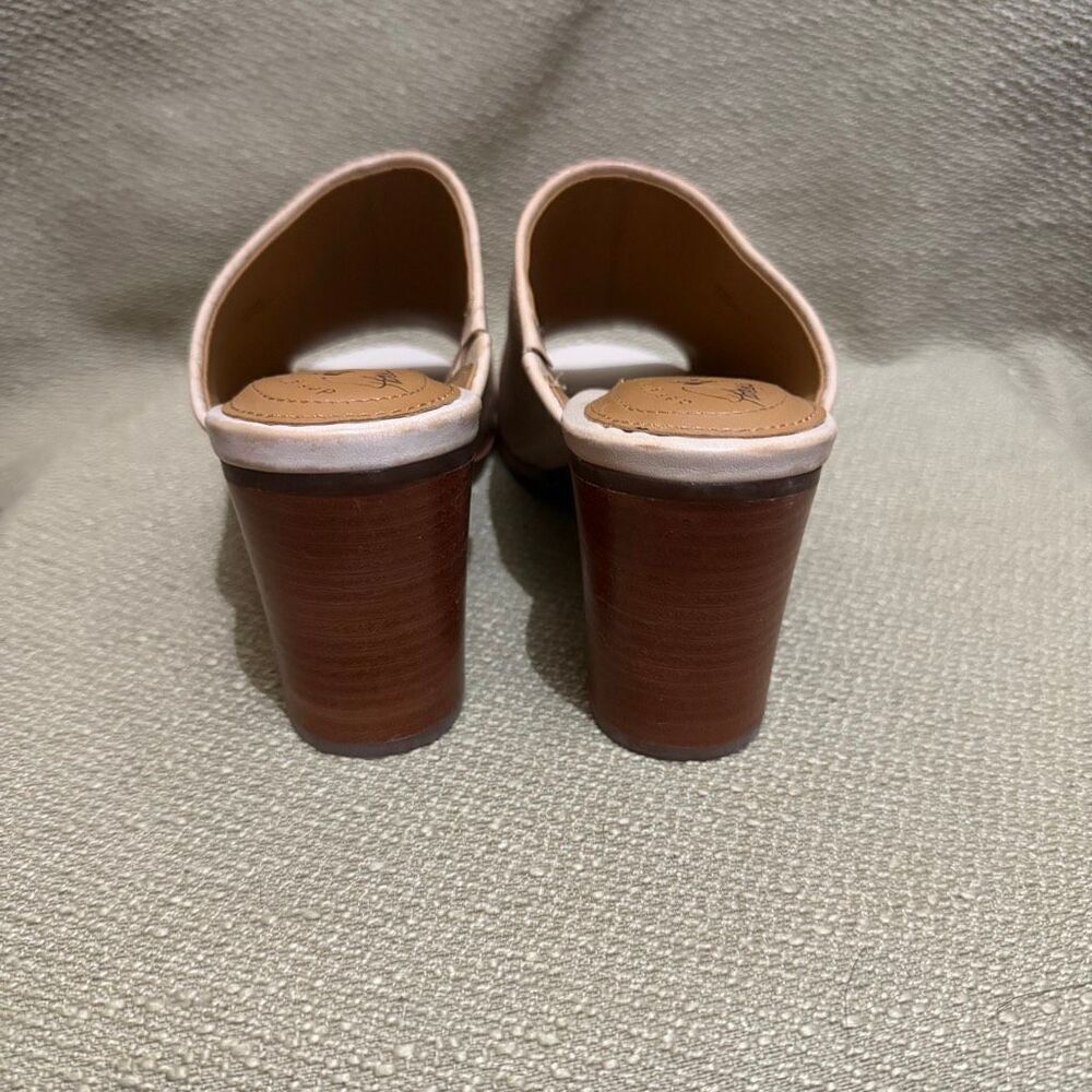 Patricia Nash Shelli Leather Patterned Beige Slip On High Heal Shoes Size 9 NWOT - Picture 6 of 10